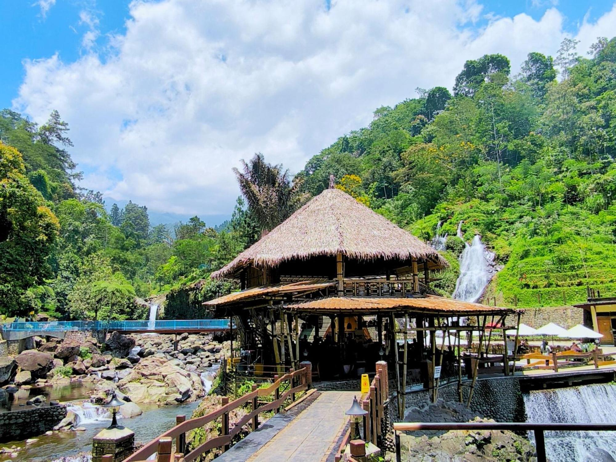 Bayan Village Baturraden Exterior photo
